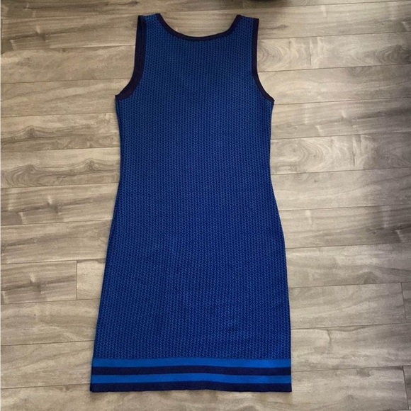 Tahari bodycon dress Medium - Picture 10 of 10